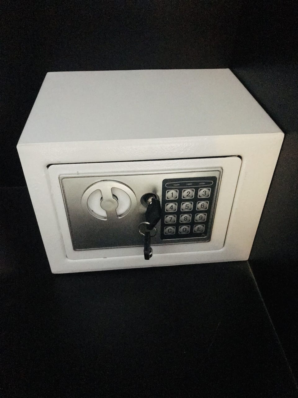 Deluxe Double Room | Safe