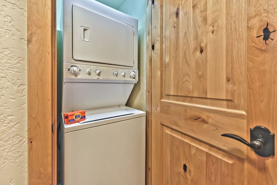 Complimentary washer/dryer