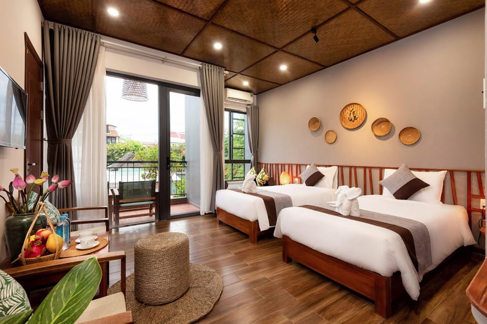 Deluxe Twin Room | Premium bedding, down comforters, memory foam beds, minibar