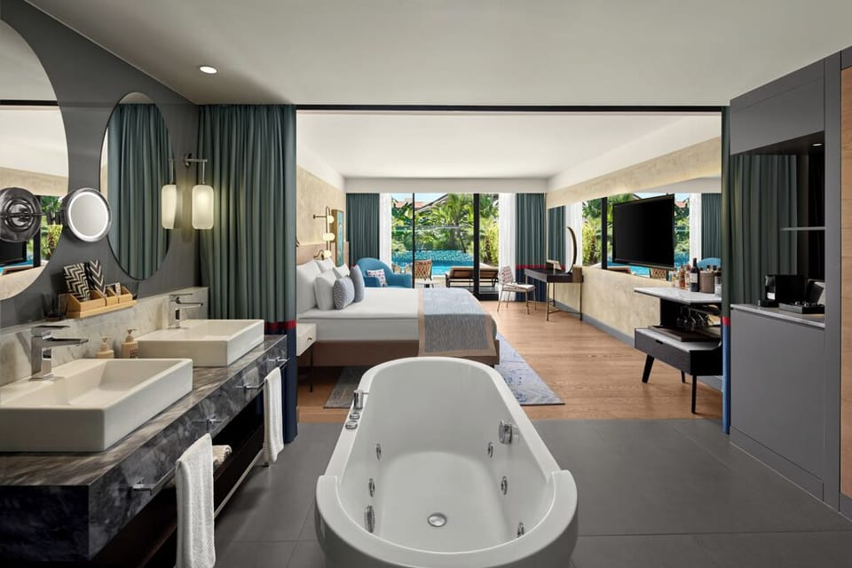 Superior Double Room (Swim-Up) | Free minibar, in-room safe, desk, laptop workspace