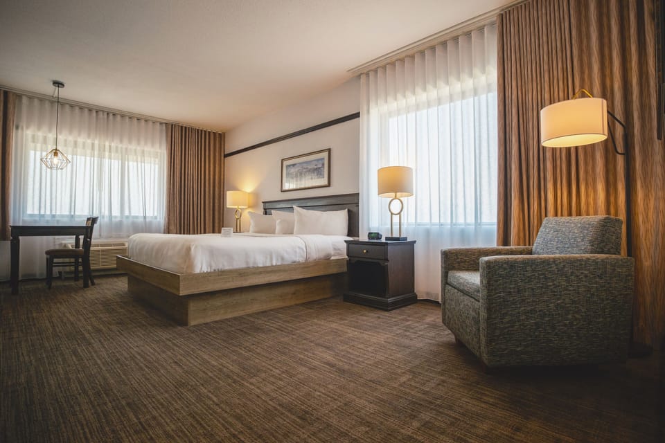 Spacious Room, 1 King Bed | In-room safe, desk, soundproofing, iron/ironing board