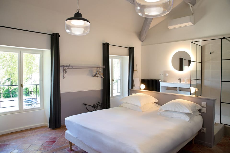 Room (Saint Exupery) | Minibar, in-room safe, individually decorated, individually furnished