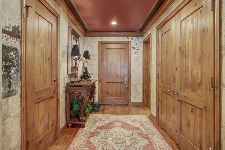 Condo, 3 Bedrooms | Interior