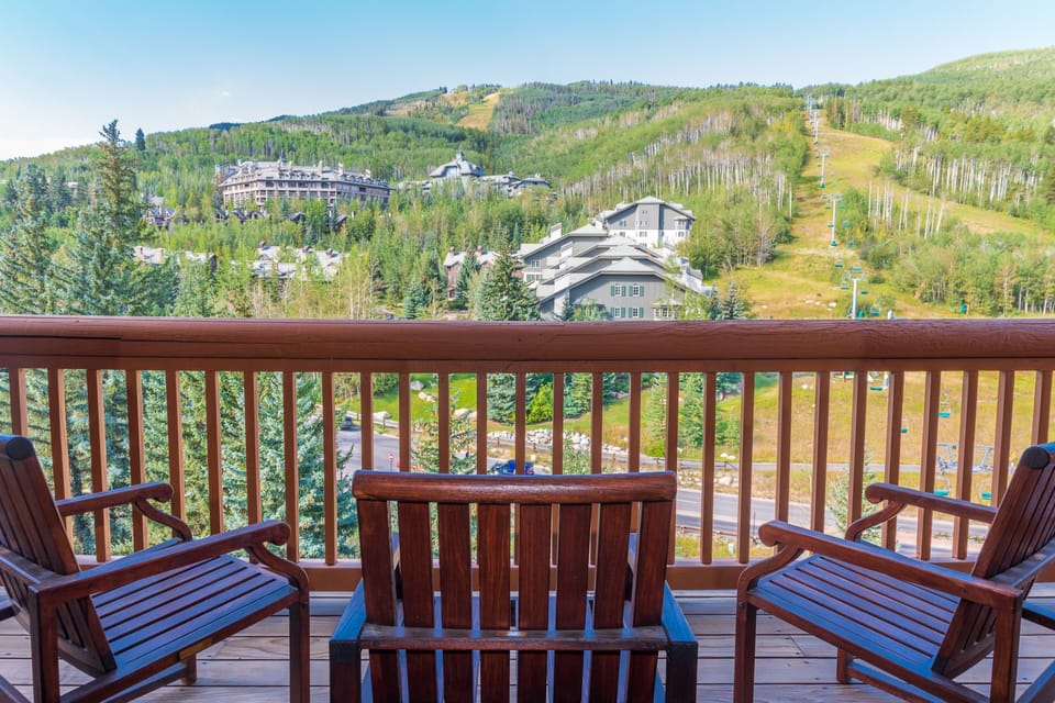Condo, 3 Bedrooms | Property grounds