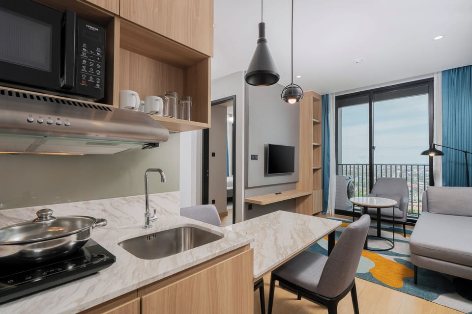 Suite, Multiple Beds | Desk, laptop workspace, blackout drapes, WiFi (free)