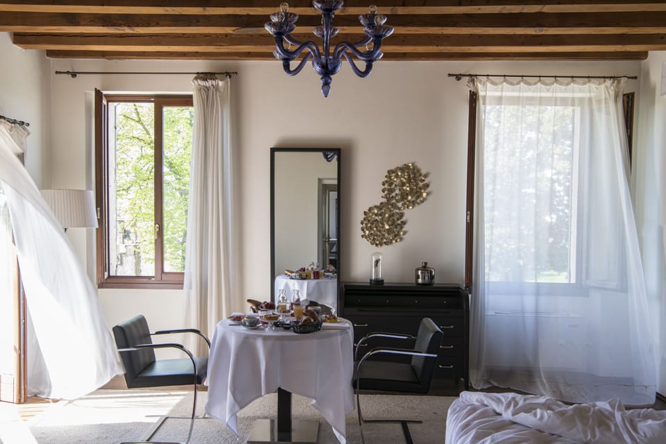 Deluxe Suite, Jetted Tub | Room amenity