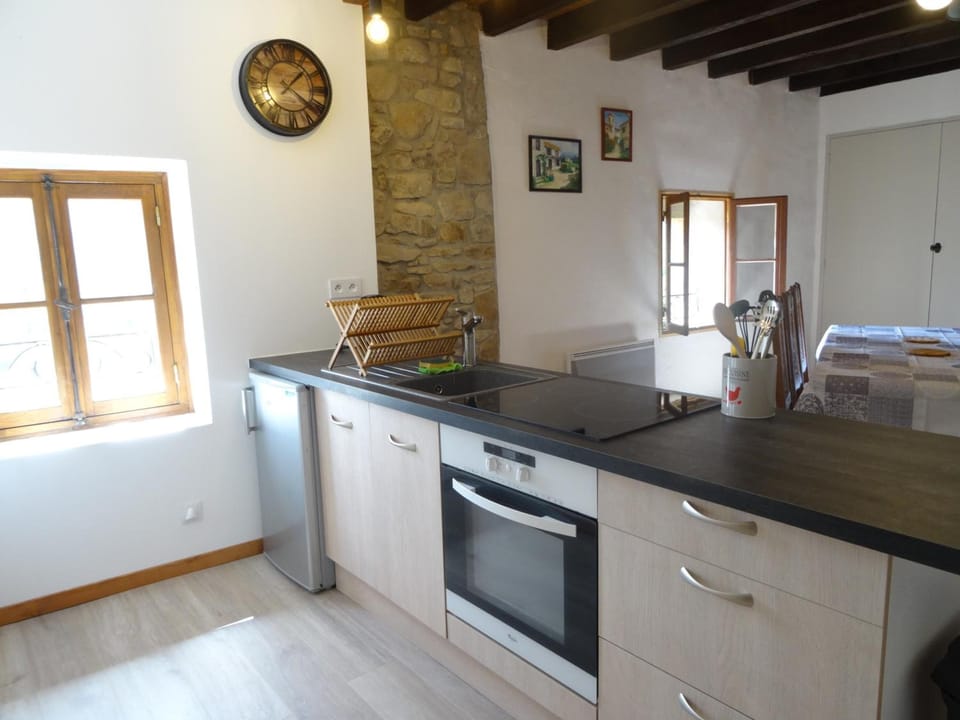 Shared fridge, microwave, stovetop, electric kettle