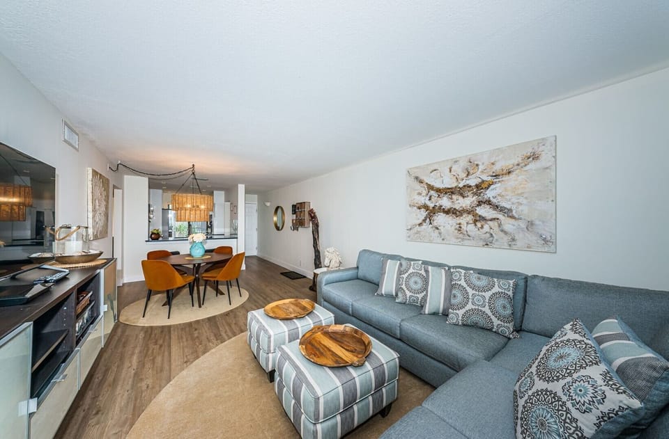 22-web-or-mls-Living Room 3-2