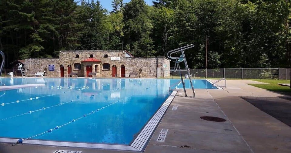 The community pool is located in lower Wilbur Park. Just a few minutes walk away from Shortstop.