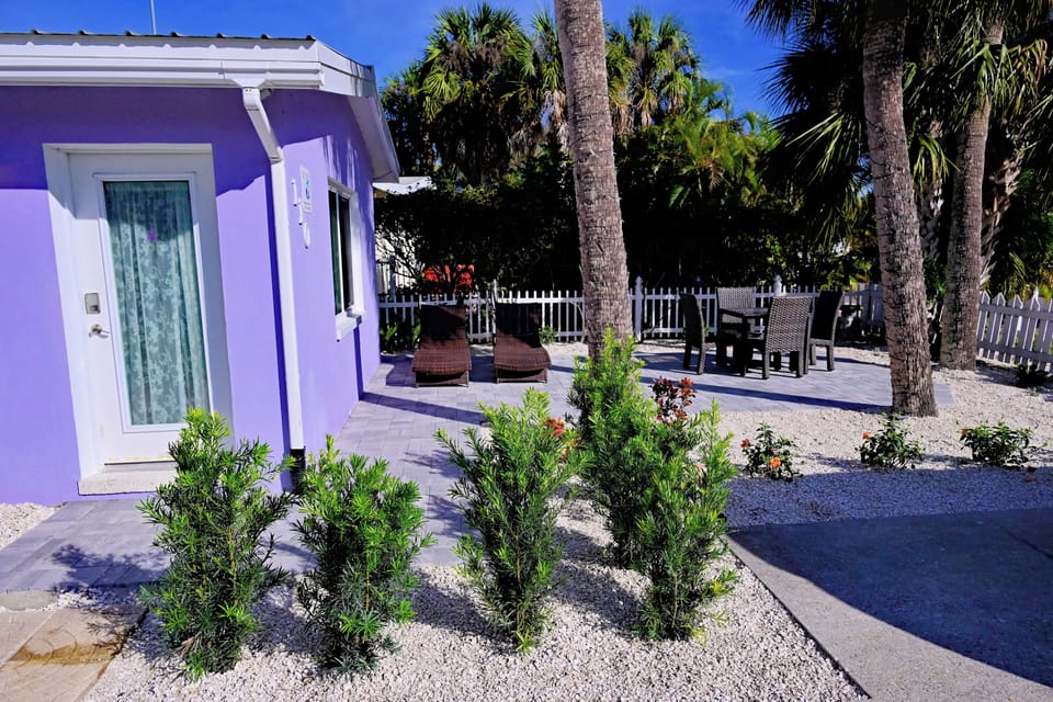 Front yard dedicated to this unit.