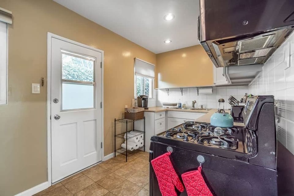 Kitchen has backdoor