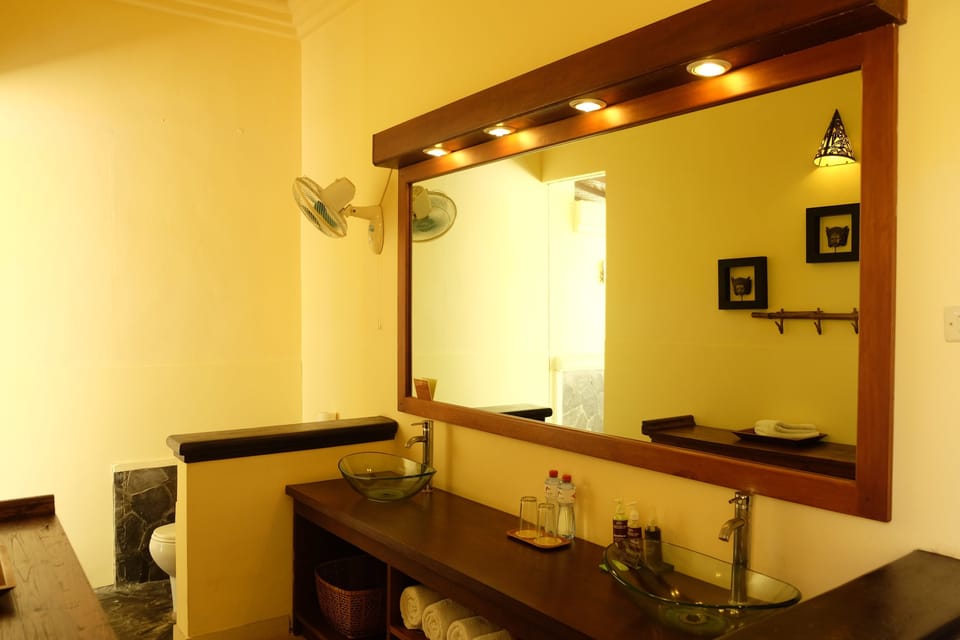 Teratai Royal Oceanfront Villa No.3 | Bathroom | Shower, rainfall showerhead, free toiletries, hair dryer