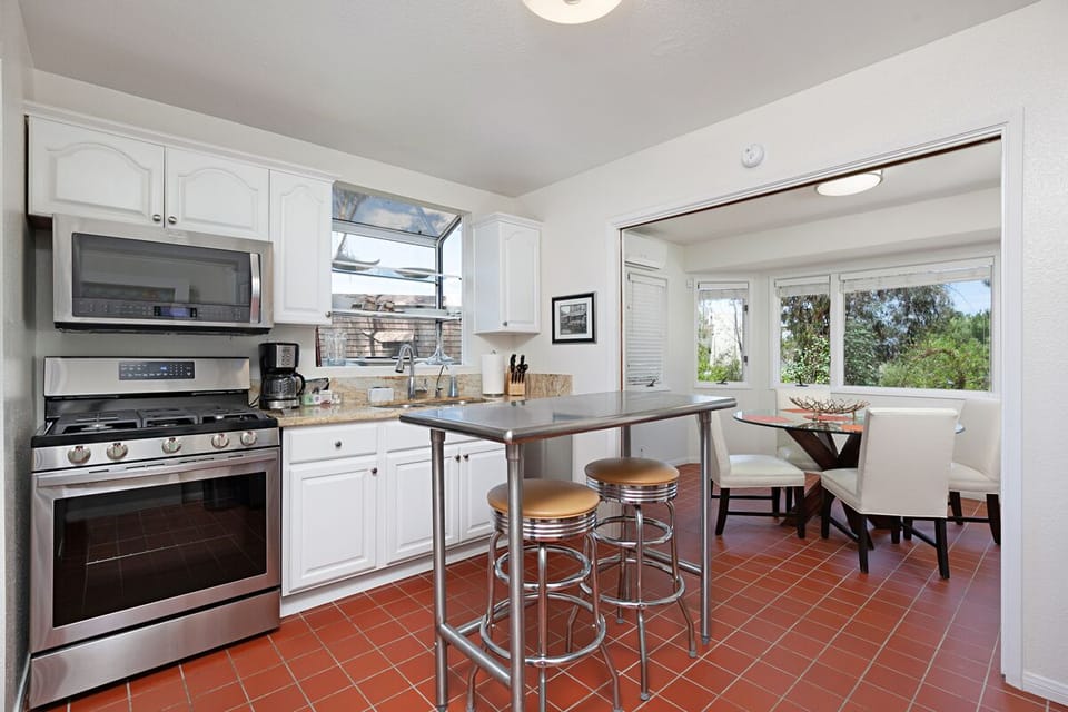 Well equipped kitchen with new appliances.