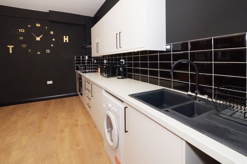 Townhouse Plus @ 301 West Street Crewe Bed and Breakfast in Crewe