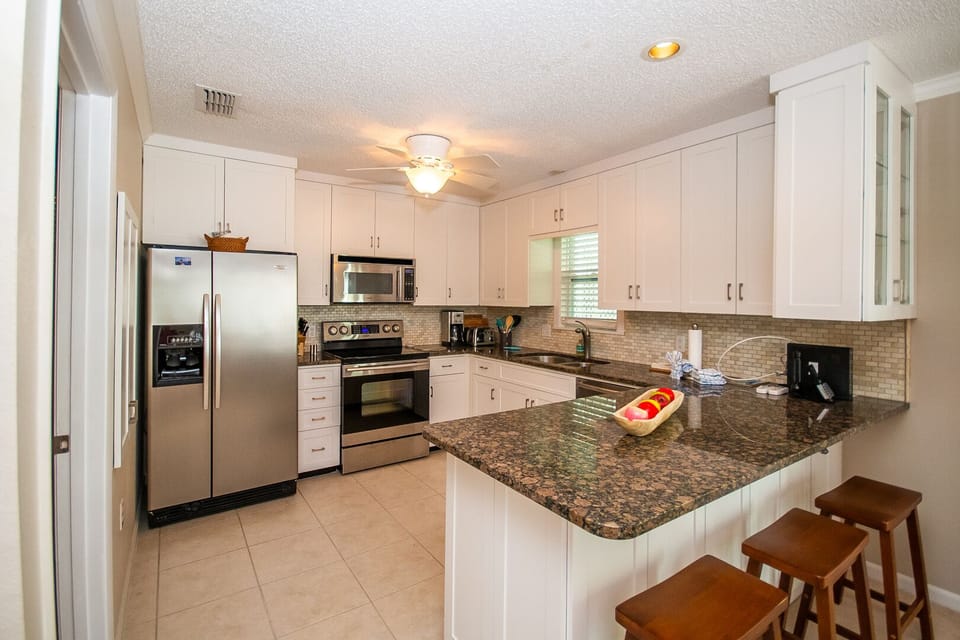 Beach Walk kitchen entry