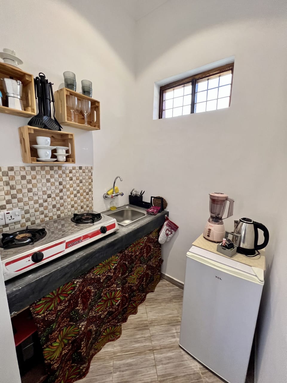 Coffee/tea maker, electric kettle