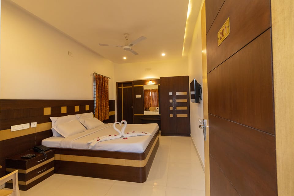 Family Shared Dormitory, 1 Bedroom, 2 Bathrooms | Hypo-allergenic bedding, in-room safe, free WiFi