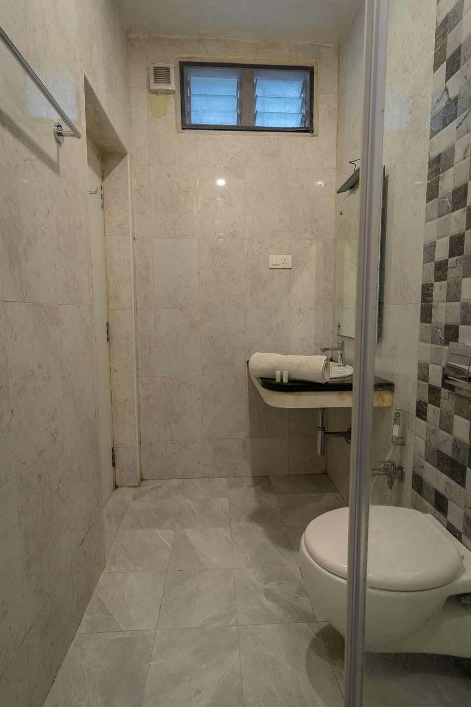 Shower, free toiletries, towels, soap