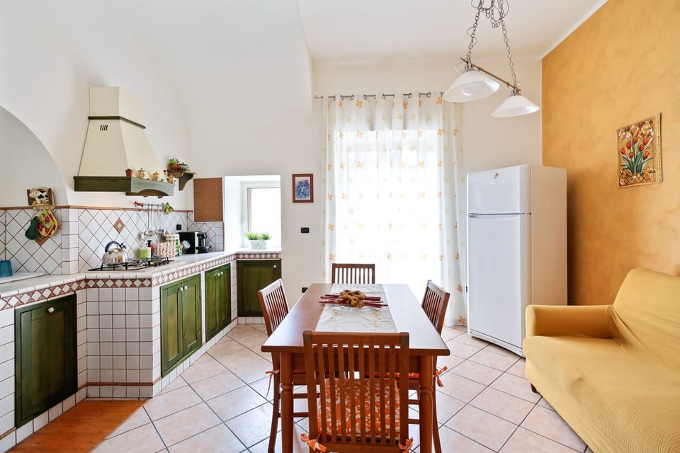 Apartment, 2 Bedrooms | In-room dining