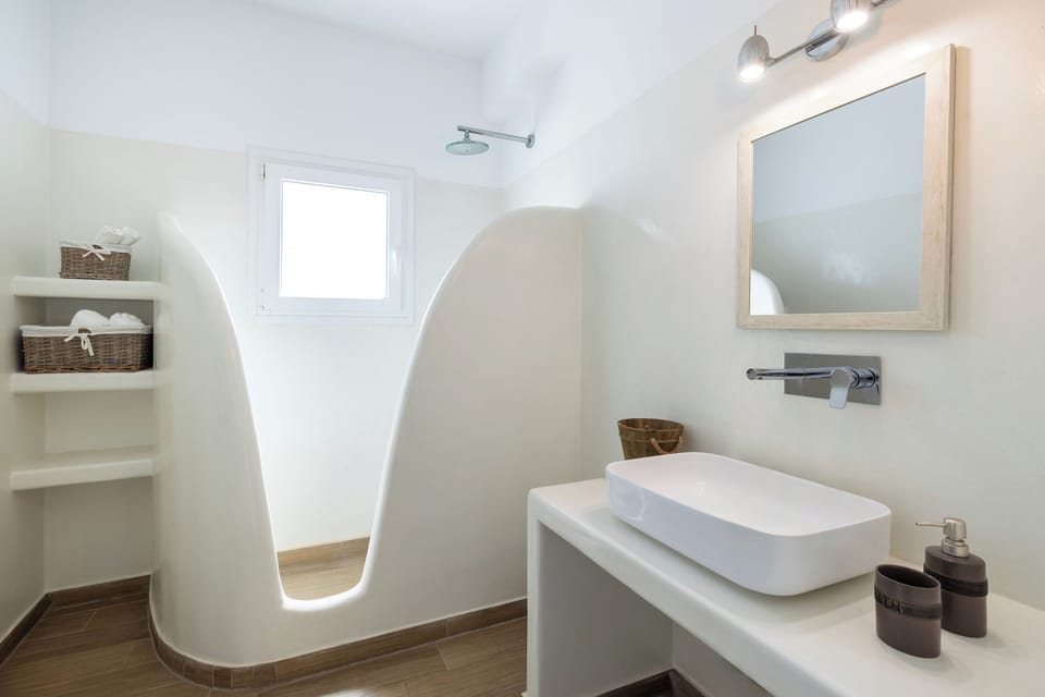 Villa, 2 Bedrooms, Hot Tub | Bathroom | Shower, free toiletries, hair dryer, slippers