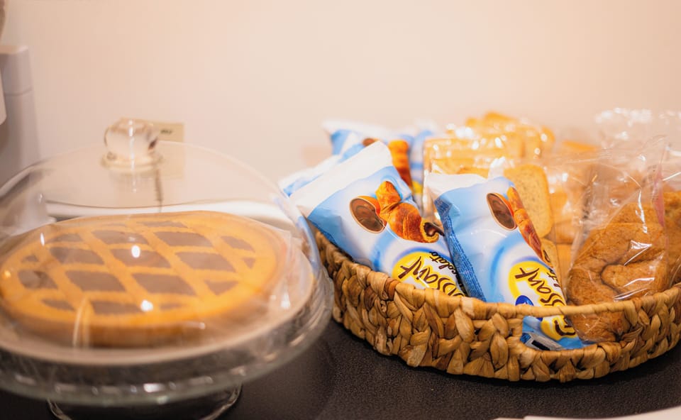 Free daily self-serve breakfast