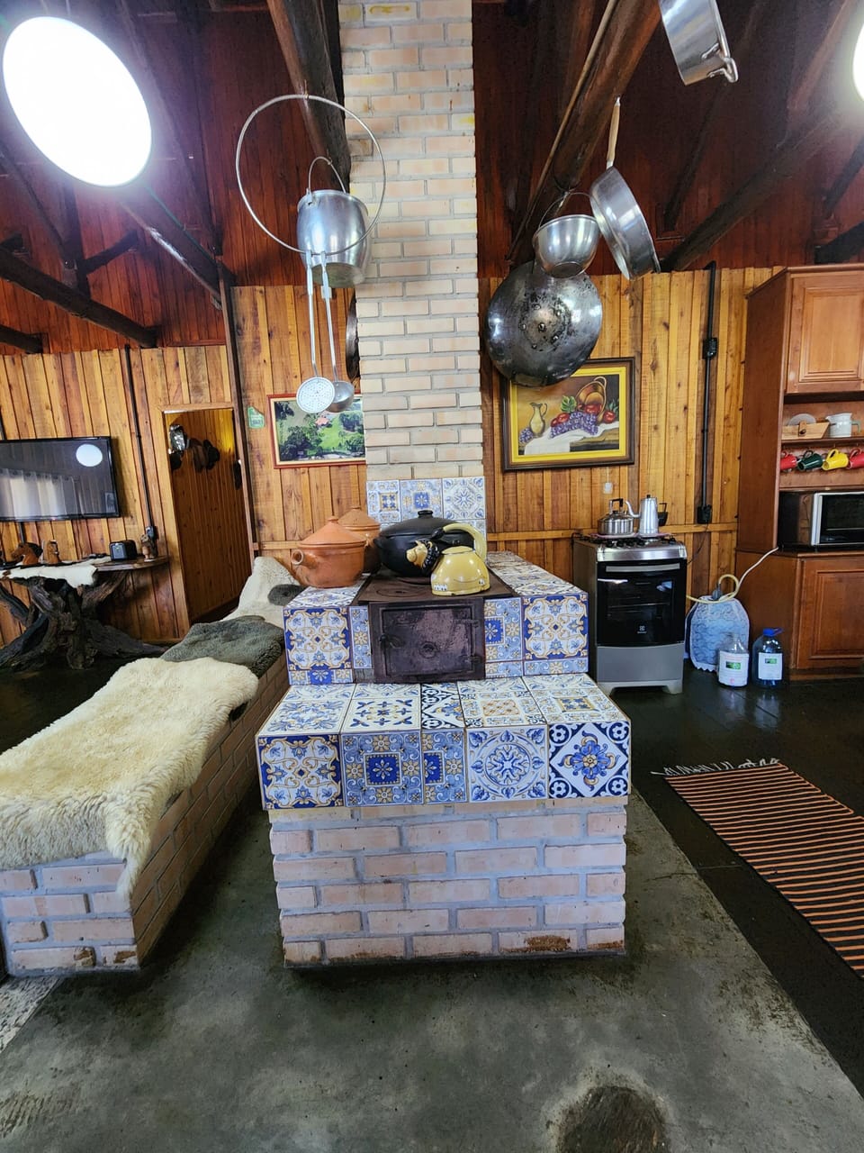 Casarão Família | Private kitchen | Fridge, microwave, oven, blender