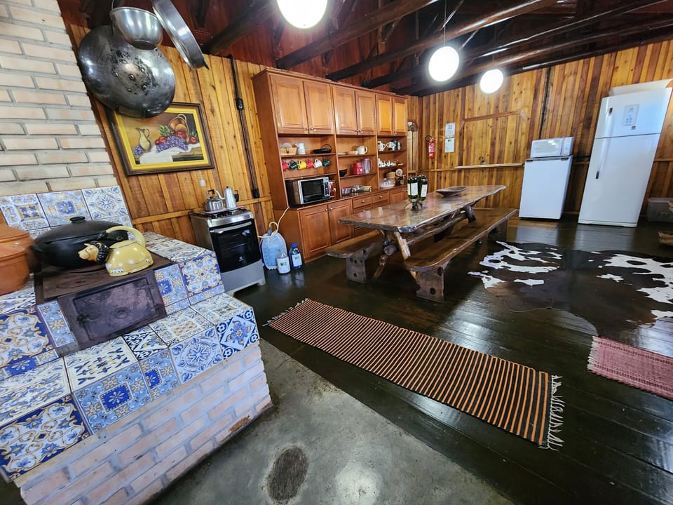 Casarão Família | Private kitchen | Fridge, microwave, oven, blender