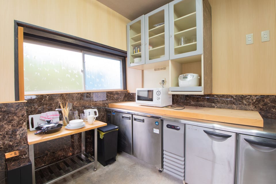 Private Vacation Home | Private kitchen | Full-size fridge, microwave, stovetop, electric kettle