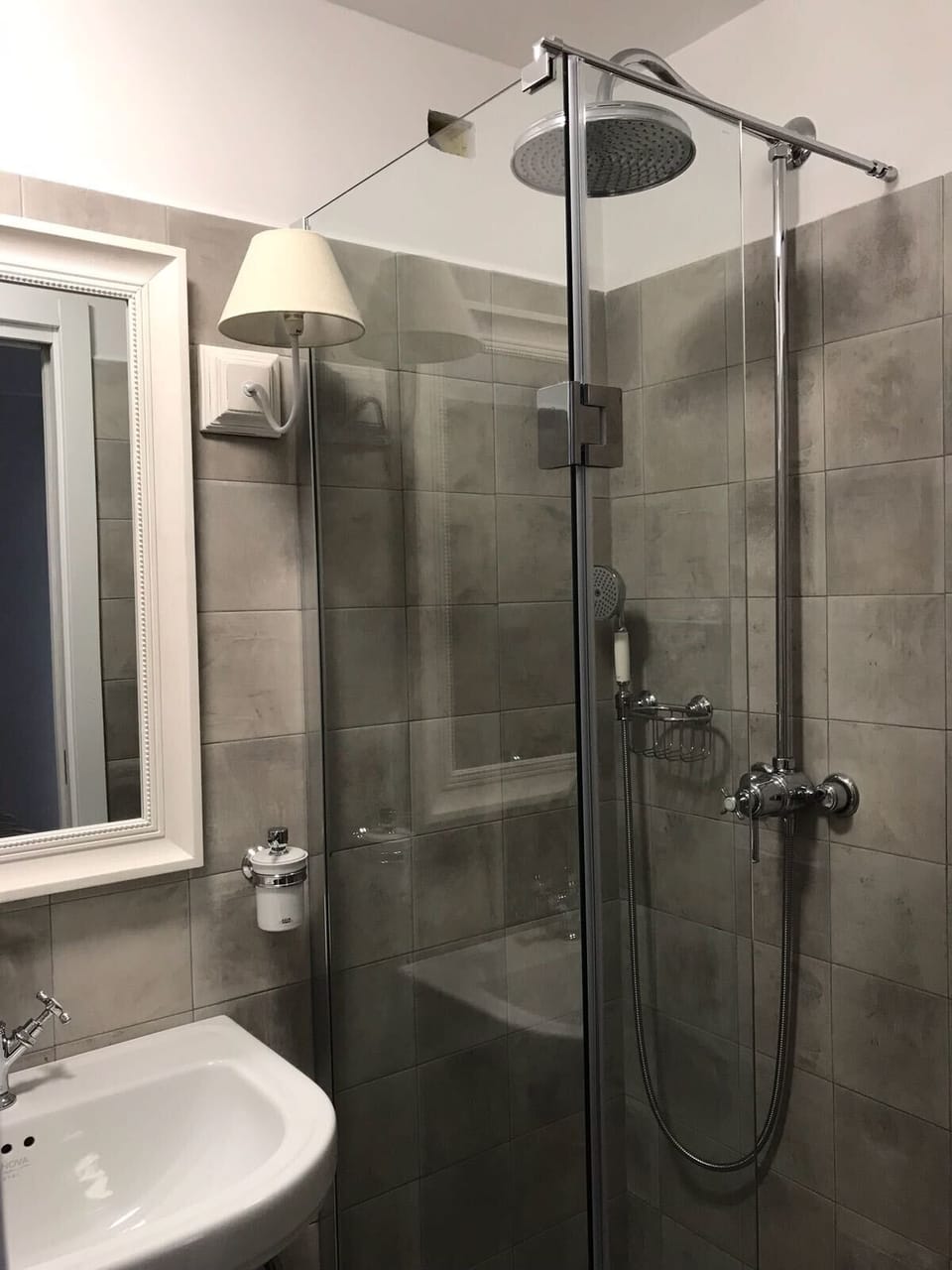 (A) Doppia Deluxe, vista mare | Bathroom | Shower, free toiletries, hair dryer, bidet