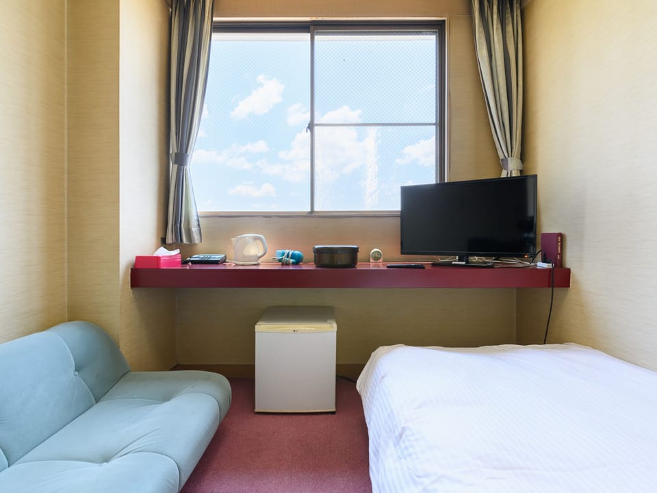 Single Room, Non Smoking | Bed sheets