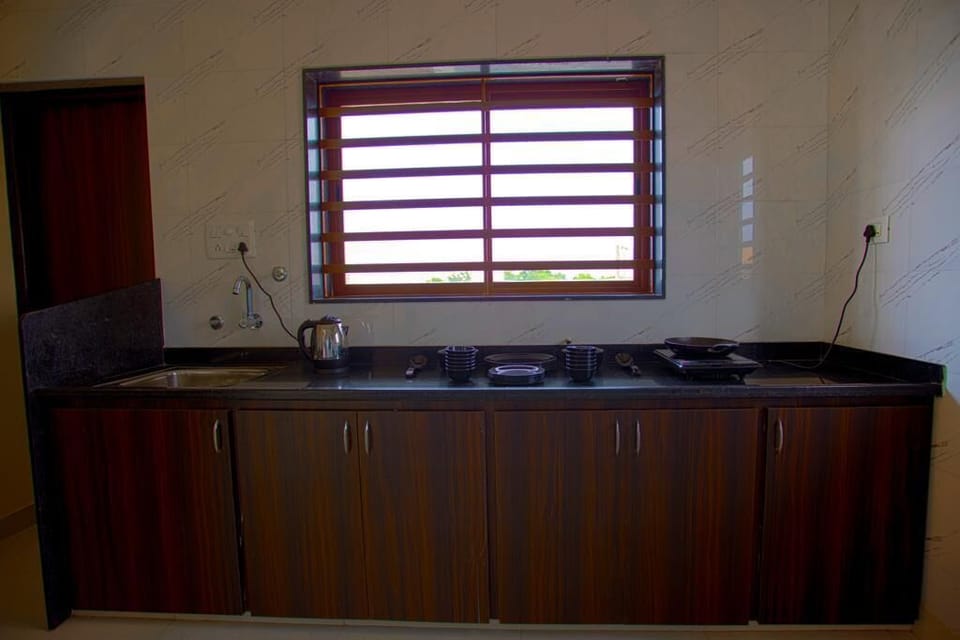 Superior Studio Suite | Private kitchen | Electric kettle