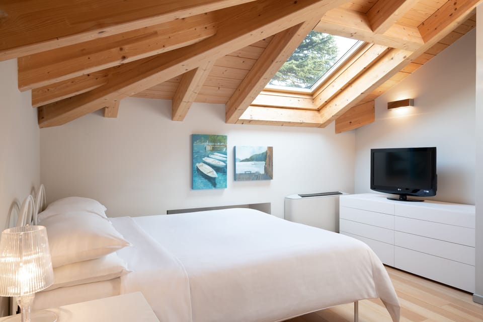 Premium bedding, down comforters, individually furnished