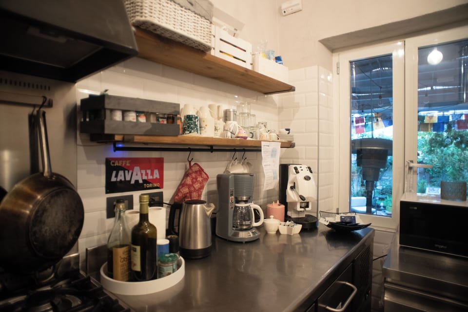 Coffee/tea maker, electric kettle