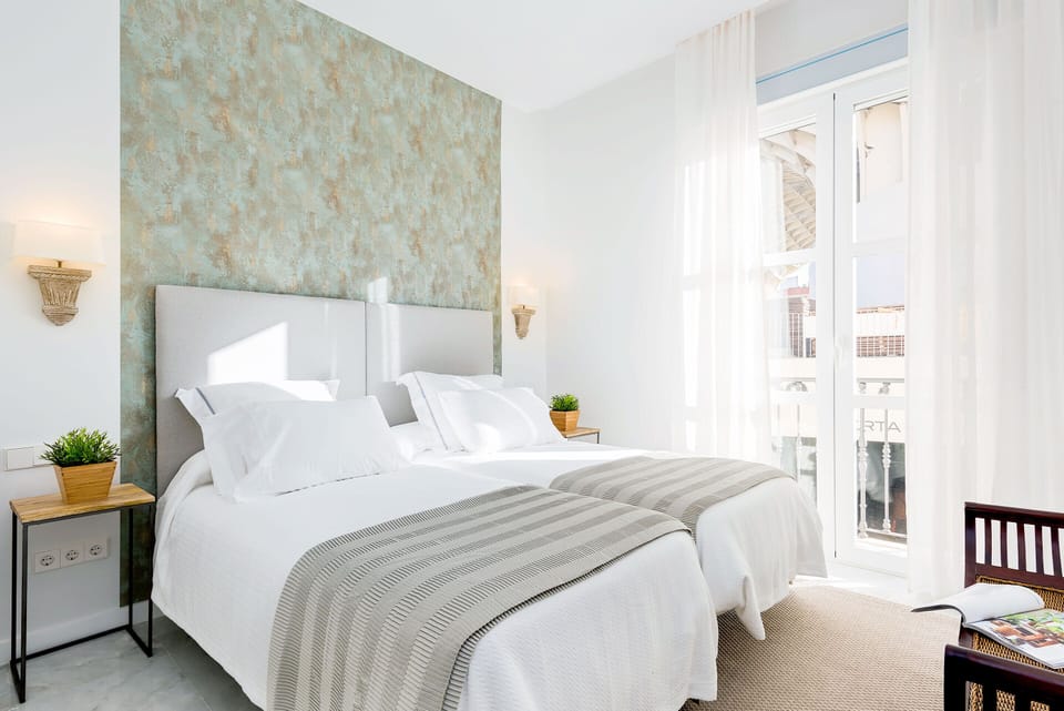 Apartment (3 Bedrooms) | 3 bedrooms, iron/ironing board, free WiFi, bed sheets