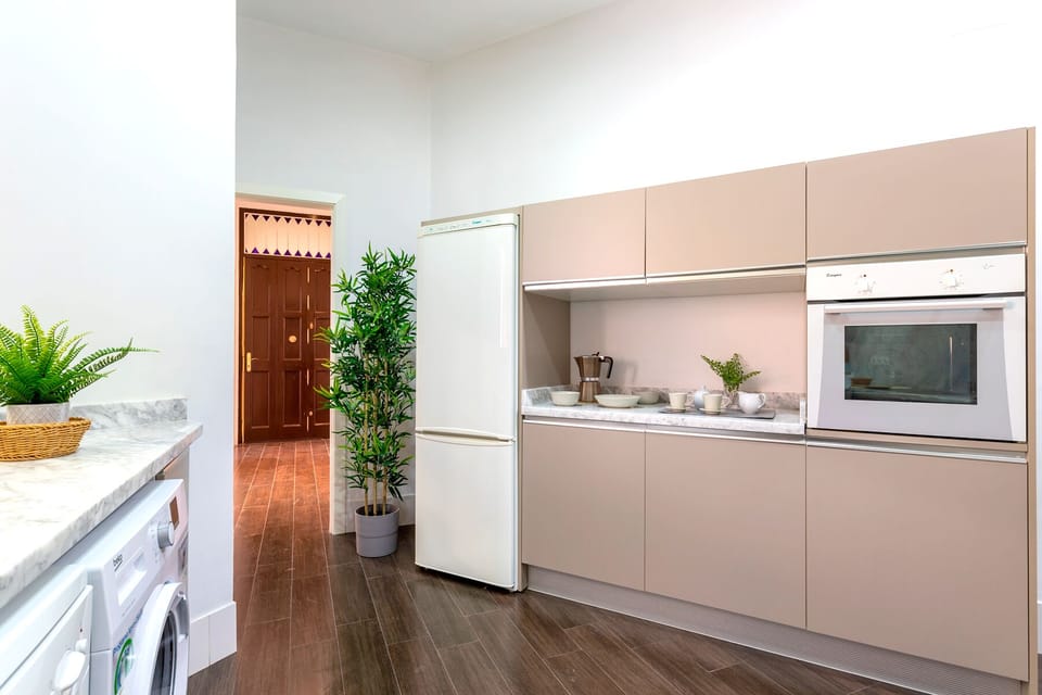 Apartment (3 Bedrooms) | Bathroom | Hair dryer, towels, soap, shampoo
