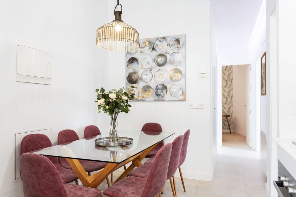 Apartment (4 Bedrooms) | In-room dining