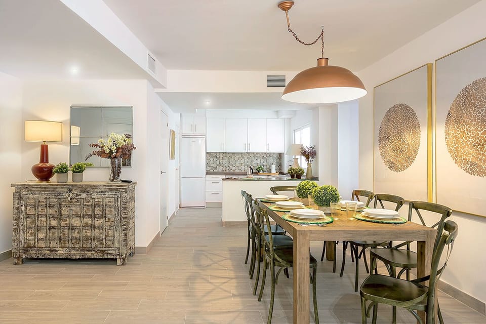 Apartment (3 Bedrooms) | In-room dining