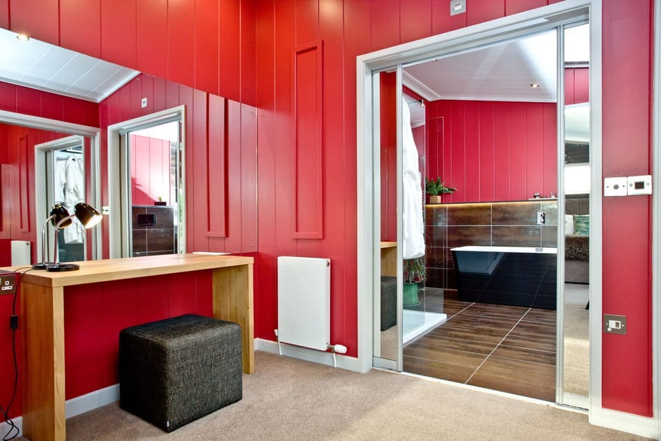 Dressing Table, Mirror, En-Suite Bathroom- Pomegranate