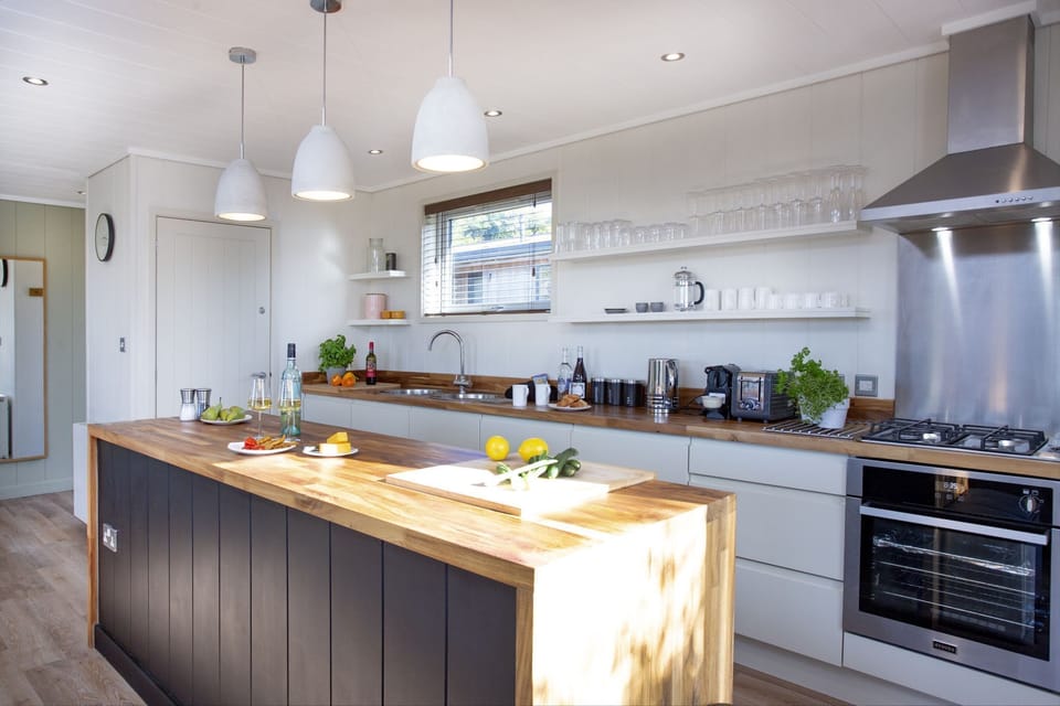 Kitchen, Oven, Hob-Whileaway Lodge