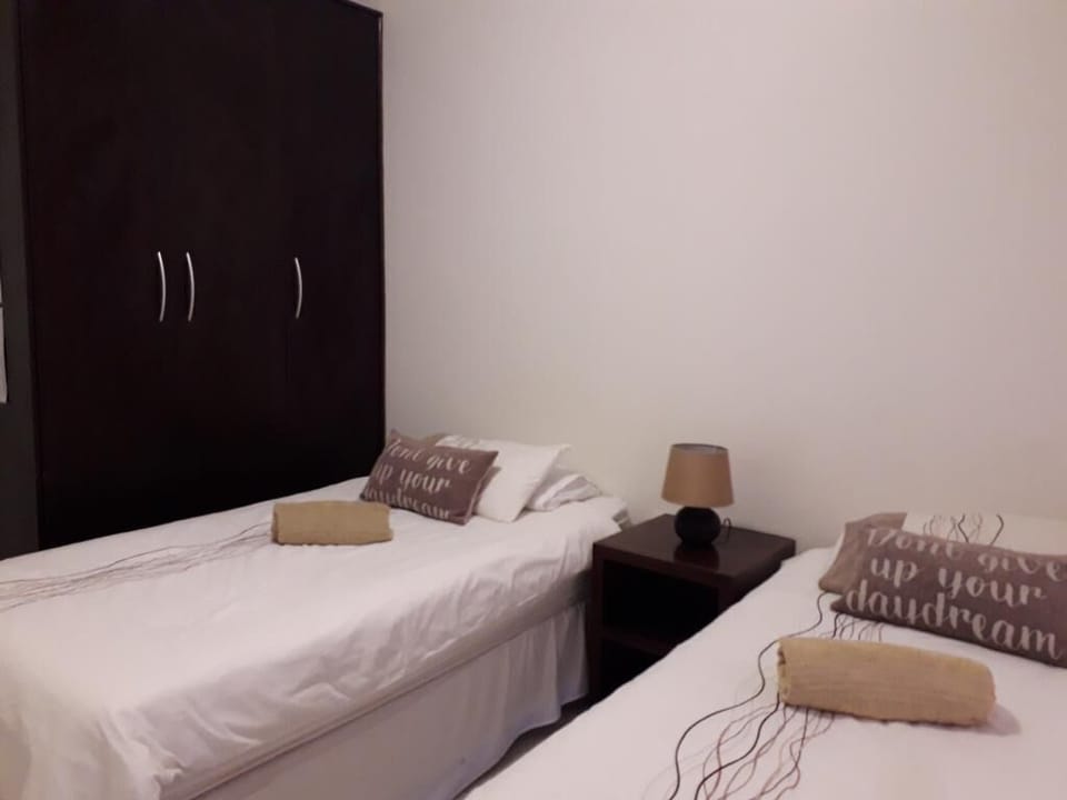 WiFi, bed sheets