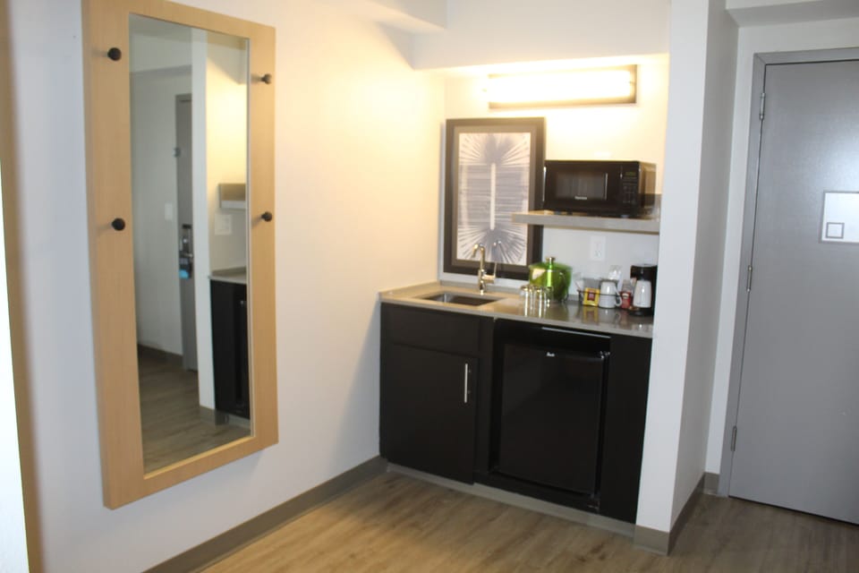 Premium bedding, in-room safe, individually furnished, desk