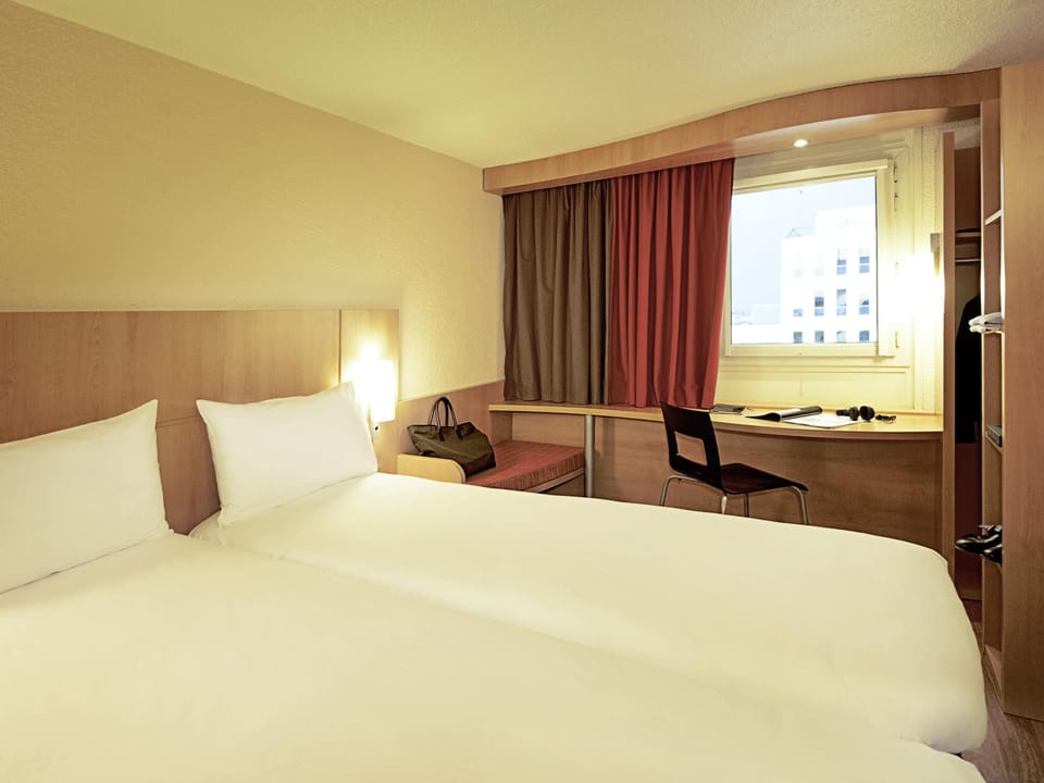 In-room safe, desk, blackout drapes, soundproofing