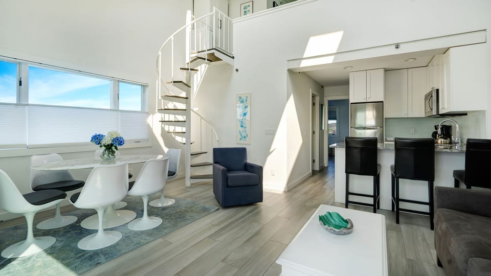 West 2BD Corner Queen and 2 Twins | Living area | TV