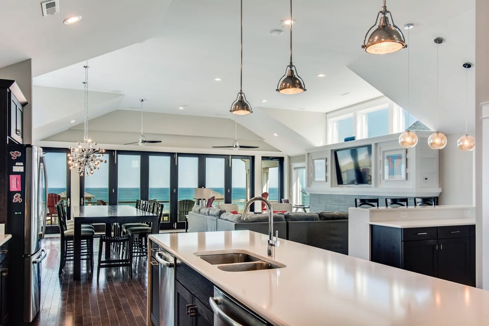 GR0413: Go Your Own Wave | Top Level Dining Area and Kitchen