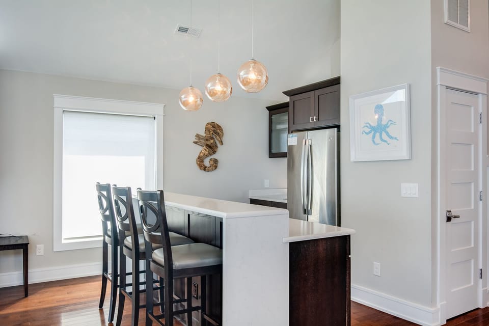 GR0413: Go Your Own Wave | Top Level Living Area w/ Bar