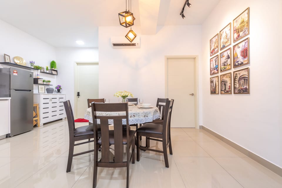Comfort Condo, 3 Bedrooms | Living area | LED TV, video-game console