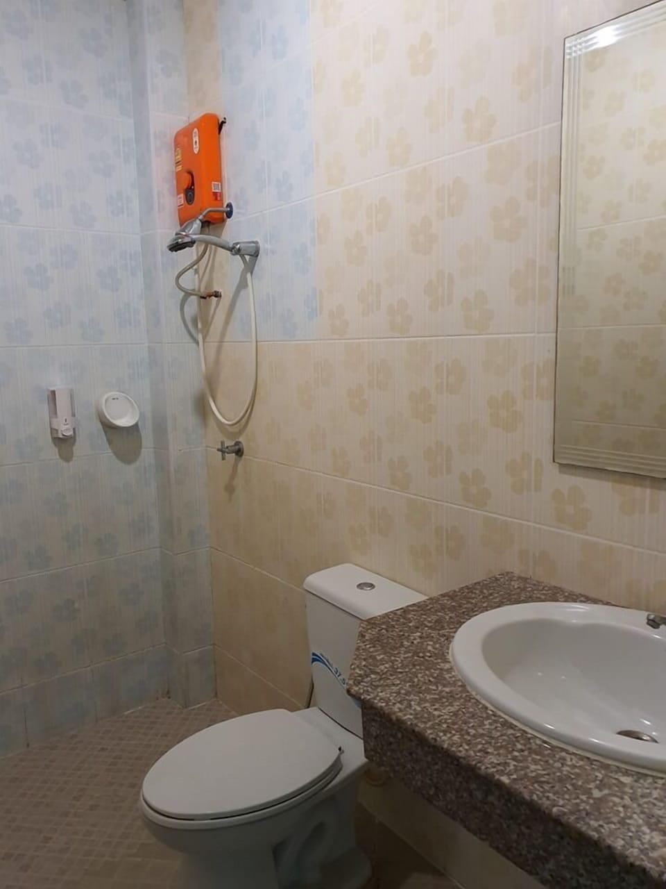 Shower, towels, soap, shampoo