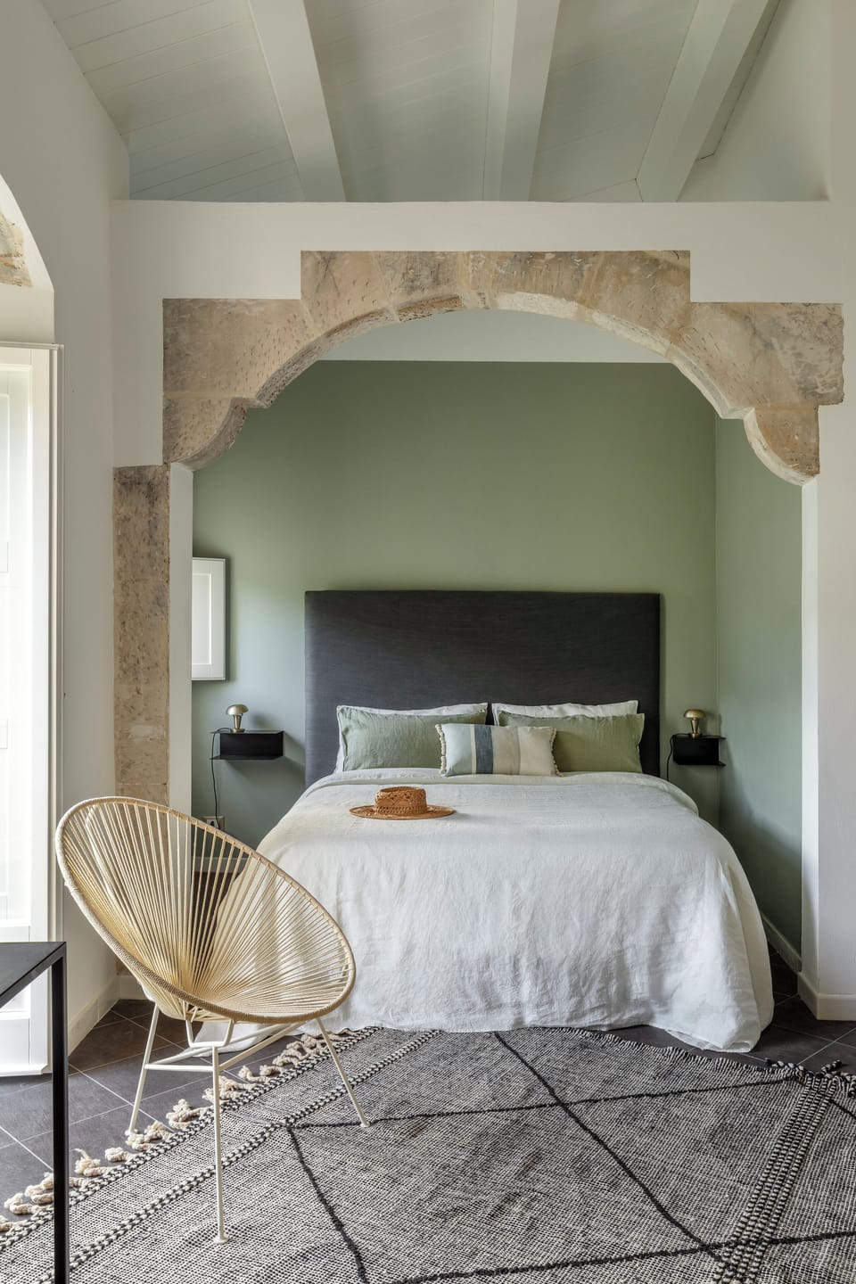 Comfort Room | Hypo-allergenic bedding, down comforters, pillowtop beds