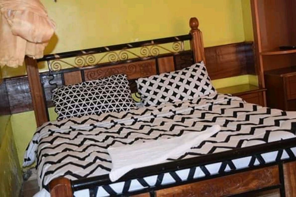 Standard Single Room | Desk, laptop workspace, iron/ironing board, free WiFi