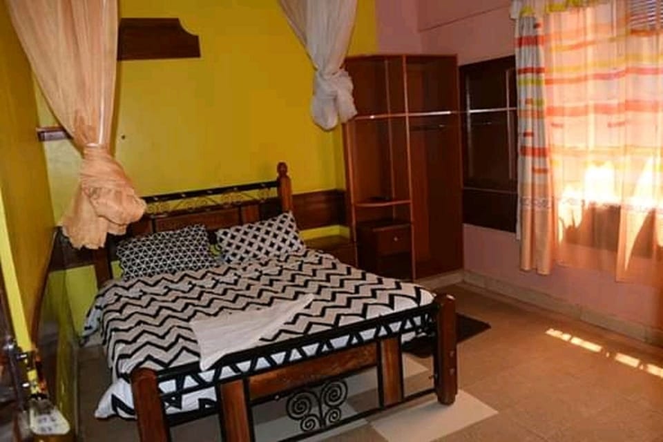 Standard Single Room | Desk, laptop workspace, iron/ironing board, free WiFi
